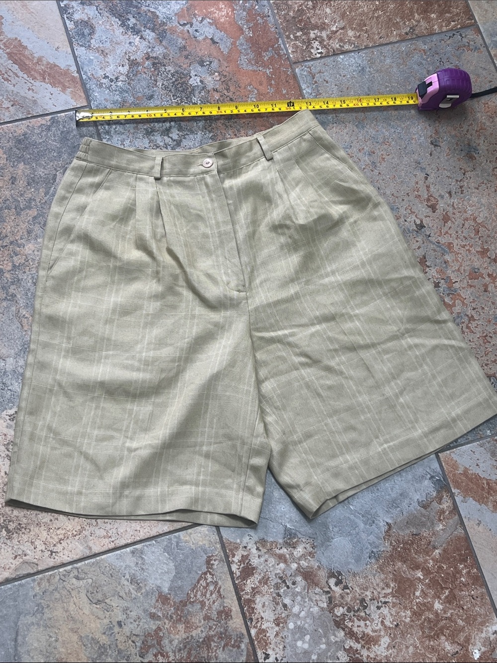 High-Waist bermuda Women’s Shorts in Light Olive